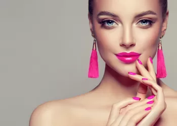 Son Yılların Trendi Renkli Ojeler