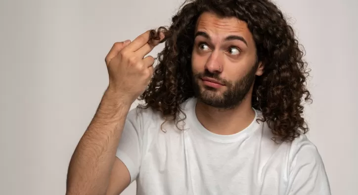 Kıvırcık Saçlı Erkekler İçin Saç Bakımı Önerileri